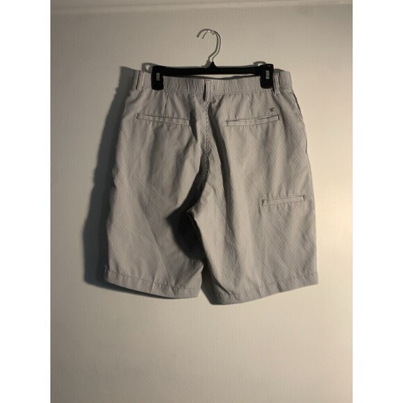 Haggar Men's Shorts Size 32 gray and white striped - Picture 2 of 3